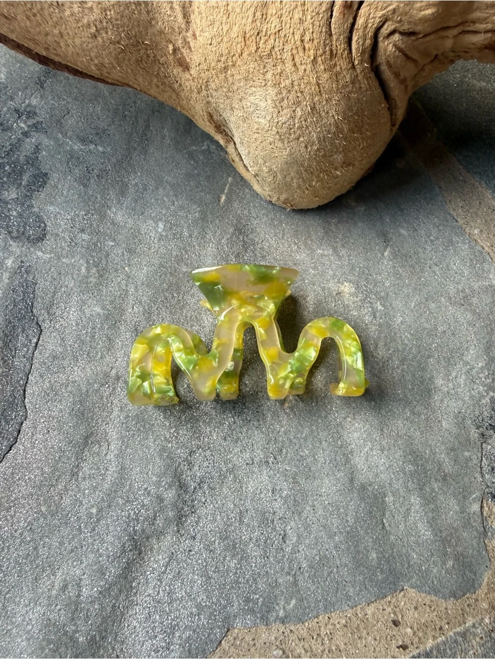 New🌟Anthropologie- Iridescent Wave Hair Clip - Green-Yellow